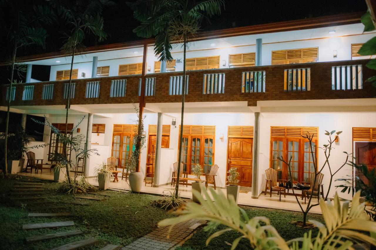 Celestial Inn Mirissa Εξωτερικό φωτογραφία