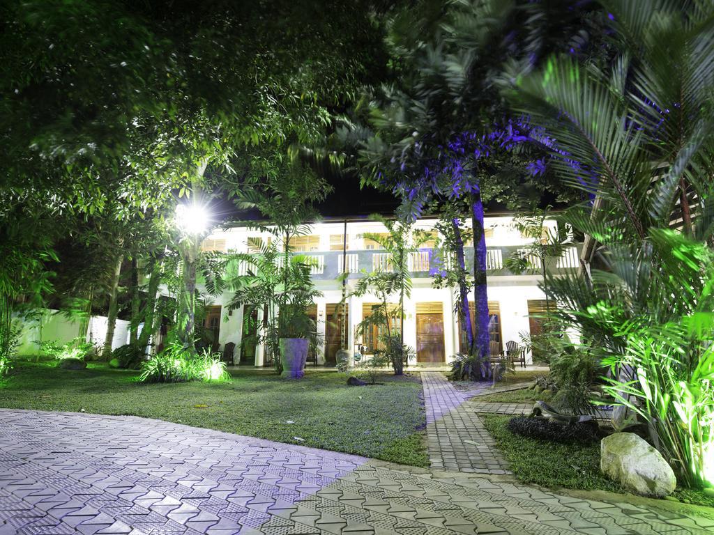 Celestial Inn Mirissa Εξωτερικό φωτογραφία